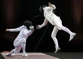 击剑邀请赛掀起高潮，西城旋风队逆转川蜀麒麟队，高压逼抢奏功——赛场纪律更严谨的简单介绍-爱游戏平台