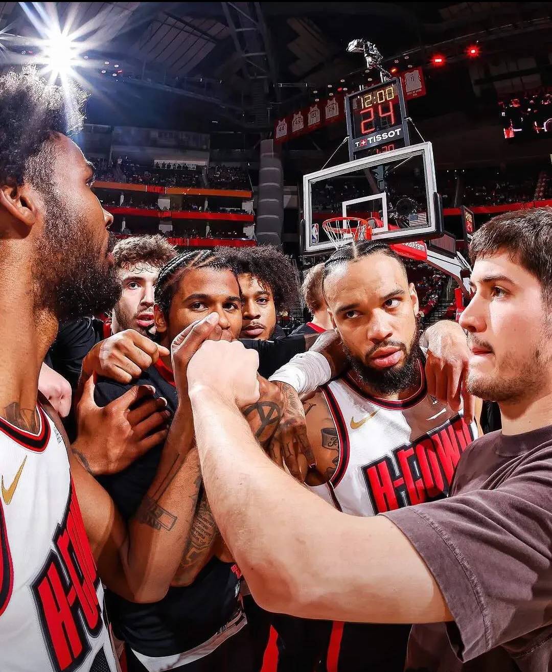 里程碑夜休斯敦火箭强势反弹，CBA季后赛今晚刷纪录，目标明确，轮换策略被讨论的简单介绍-爱游戏娱乐平台