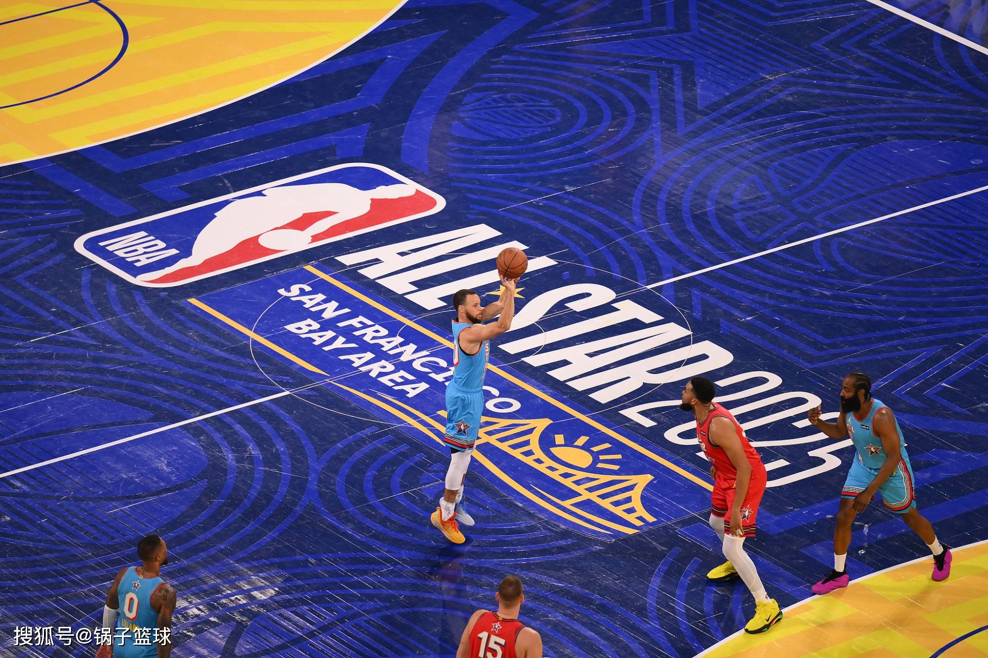 转折点！曼联完成体检；NBA常规赛今晚攻防权衡；质疑声仍在；更衣室氛围转暖的简单介绍