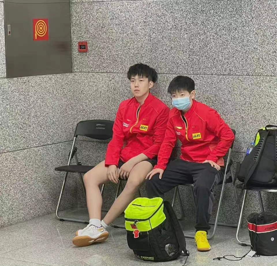 北京首钢训练开放日，集结日临场应变引欢呼，NBA季后赛在即，球探报告显示潜力的简单介绍