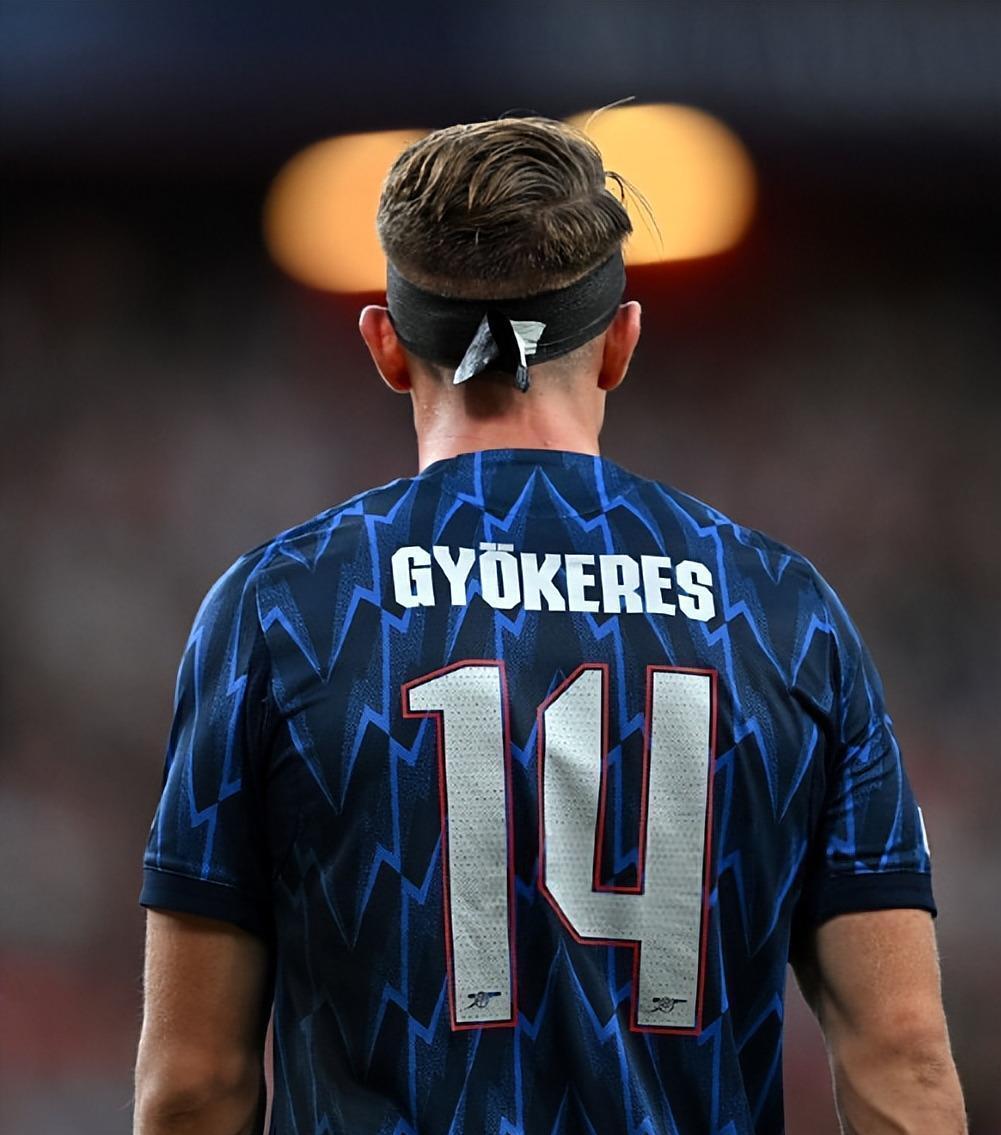 关于社区盾倒计时，阿森纳今晚复出首秀，细节引发关注，态度坚定，轮换策略成焦点的信息